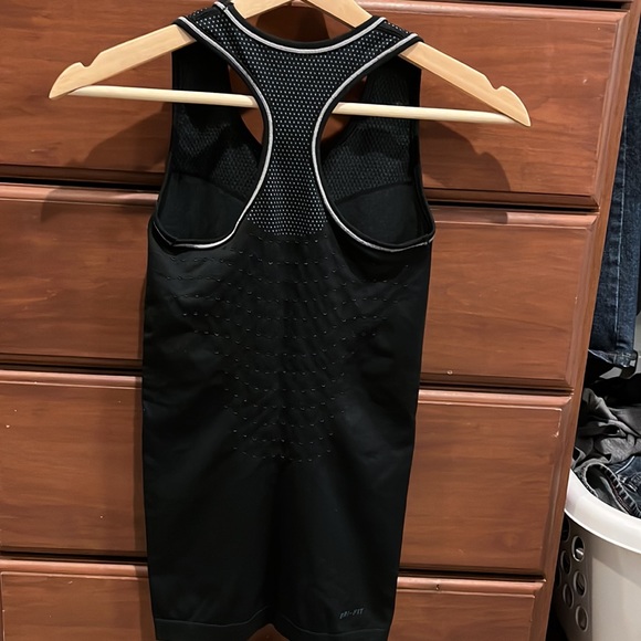 Nike Pro Dri-Fit Tank - Picture 5 of 6